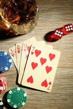 h5 b8vip Lightning Roulette live-dealer table with lightning strike multipliers displayed